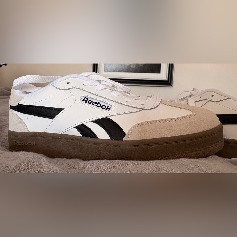 Reebok White and Black Casual Shoes